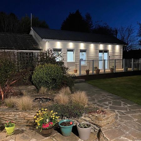 Chalet On The Green - Self Contained With Parking. Inshes エクステリア 写真